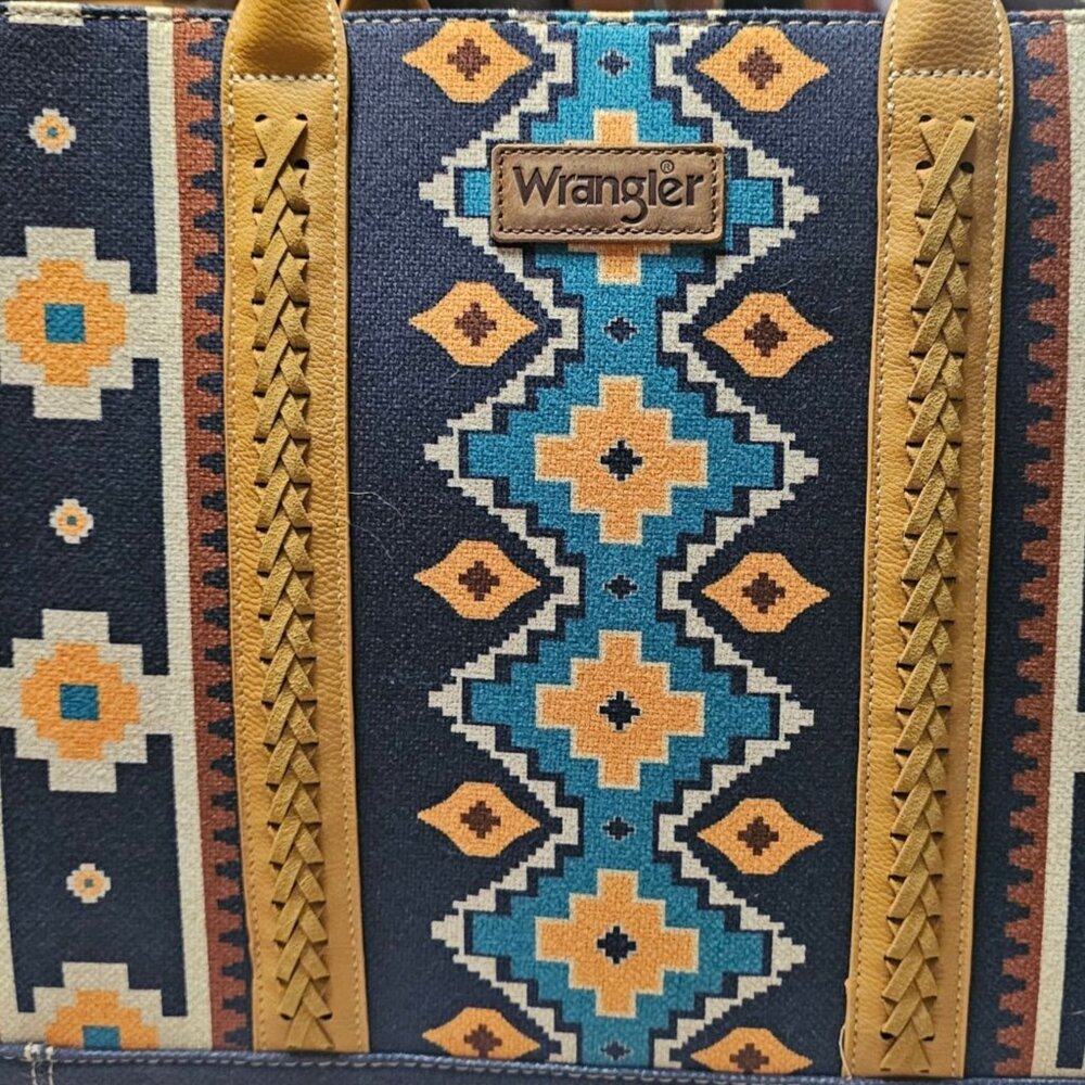 Wrangler Women's Southwestern Print Dual Sided Wide Canvas Tote 17 X 5 X 13 - Picture 4 of 16